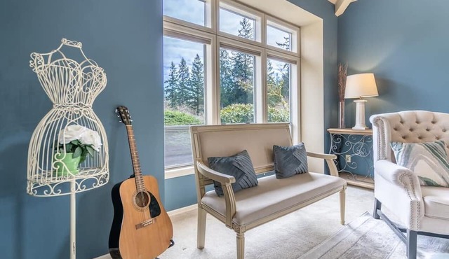 Corporate Housing Charm near East Sammamish Park in Sammamish