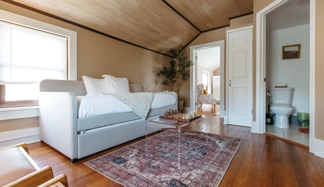 Elegant 3BR in the Heart of Historic Ste Genevieve in Ste. Genevieve