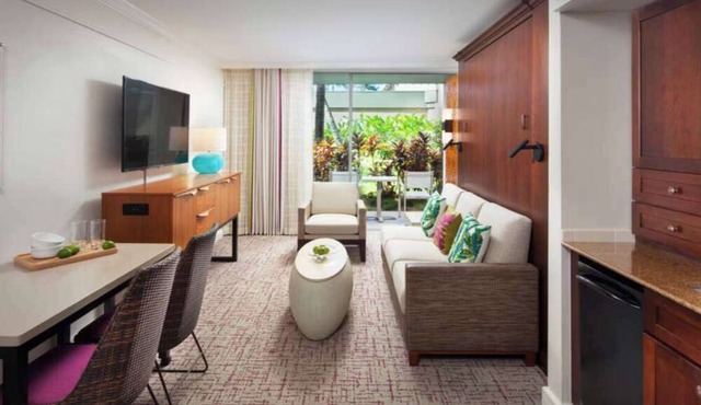 Marriott's Kaua‘i Beach Club | Parlor Suite in Lihue