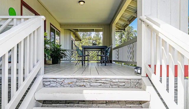 Red Ti Leaf Vacation House is your choice! in Keaau