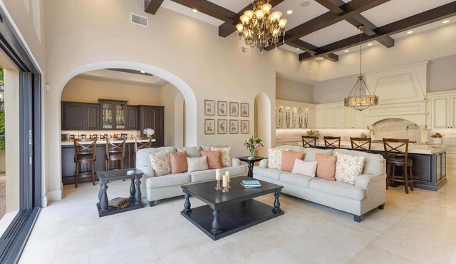 The Kahala Mansion: Luxury Home w/Pool, Golf Stimulator, AC & Beach Access