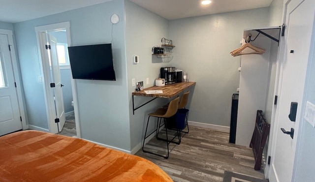 The Homestead- 6 Bedroom/Bathroom Motel- Pet Friendly- Entire Property in Palisade