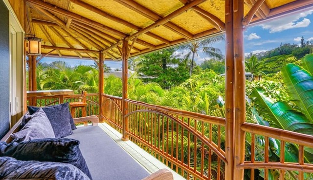 The Iconic Bamboo House~Hot Tub~Panoramic Views~AC