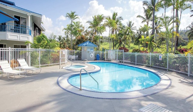 Stay in paradise minutes from the beach