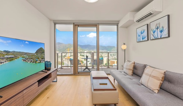 The Kapiolani Vista | Skyline Views, Pool, Gym | Walk to Beach & Ala Moana in Honolulu