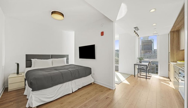 Stay Chic in Chicago: River North Suites w/Luxe Amenities & Prime Location! in Chicago
