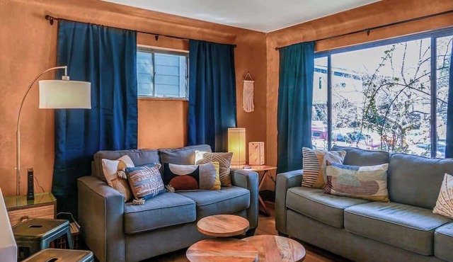 DU Two Bedroom Home Near Campus/Restaurants/Bars in Denver