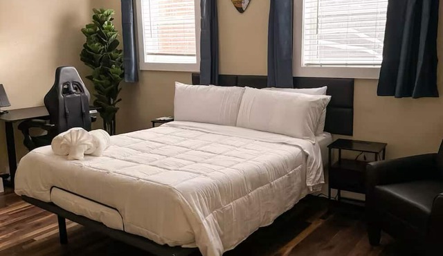 Steel City of South Side Flats Charming 2-Bedroom Unit in Pittsburgh