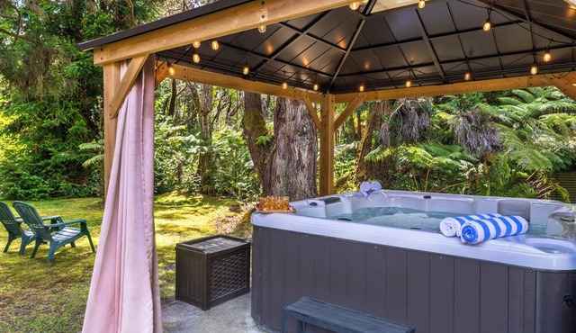 Private Cottage at Boutique Hotel in Volcano Village