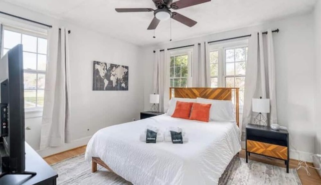 Peaceful 2 BR Unit with Large Fenced Backyard-Family & Pet Friendly in Glen Allen