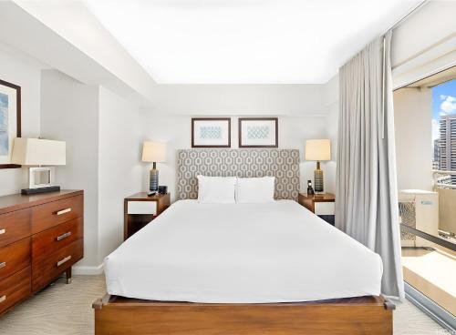 Ilikai - 4BR Condos - Sleeps 8