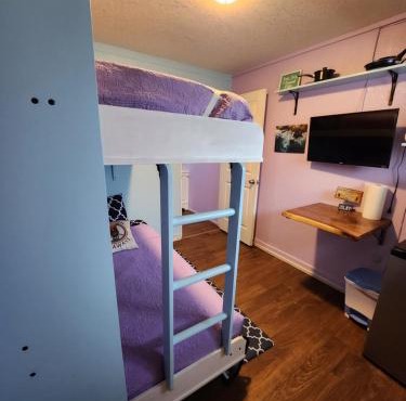 Central Maui Studio Wall Bunks + Kitchenette in Wailuku