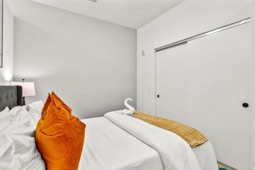OTR 1 Bed Suite Free Parking Gym Pool Clubroom in Cincinnati