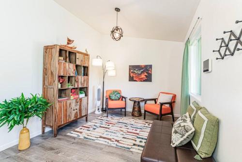 Peaceful Petfriendly Paradise Home with AC