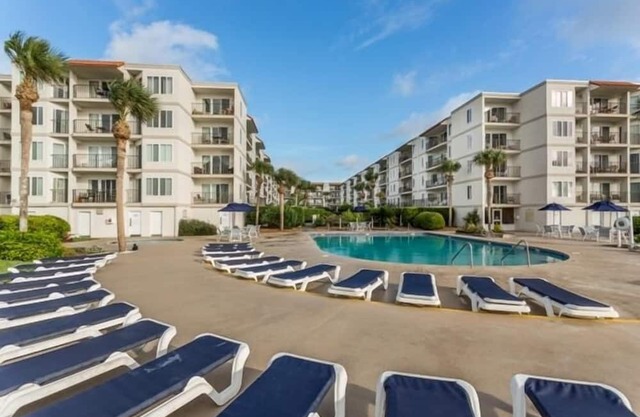 Beach Club 133 - 2 bed/2 bath Beach Club condo in Saint Simons Island