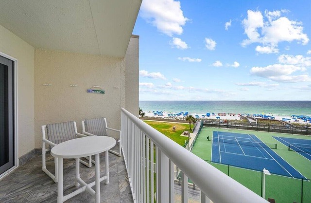 Holiday Surf Racquet Club 
