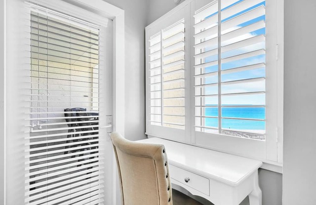 Holiday Surf Racquet Club 